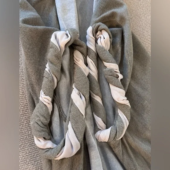 Alice + Olivia Two-Tone - Picture 8 of 8